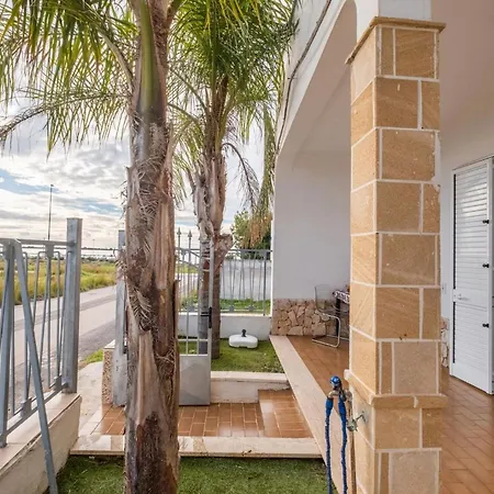 Holiday home Sunrise In With Private Parking And Air Conditioning